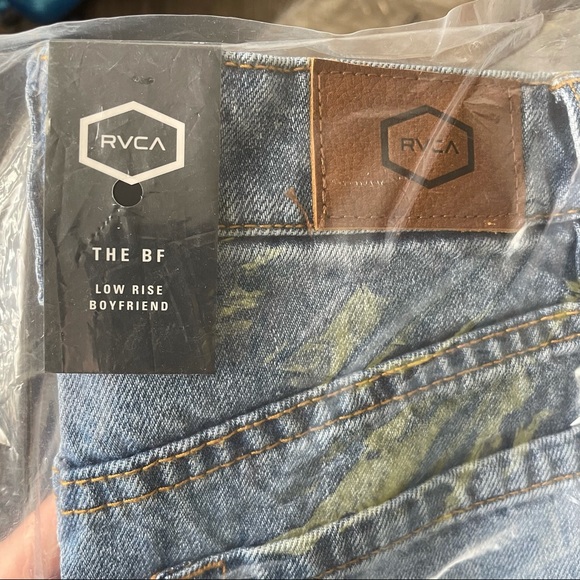 NEW RVCA The Boyfriend Denim Shorts in Medium Blue - Picture 7 of 7